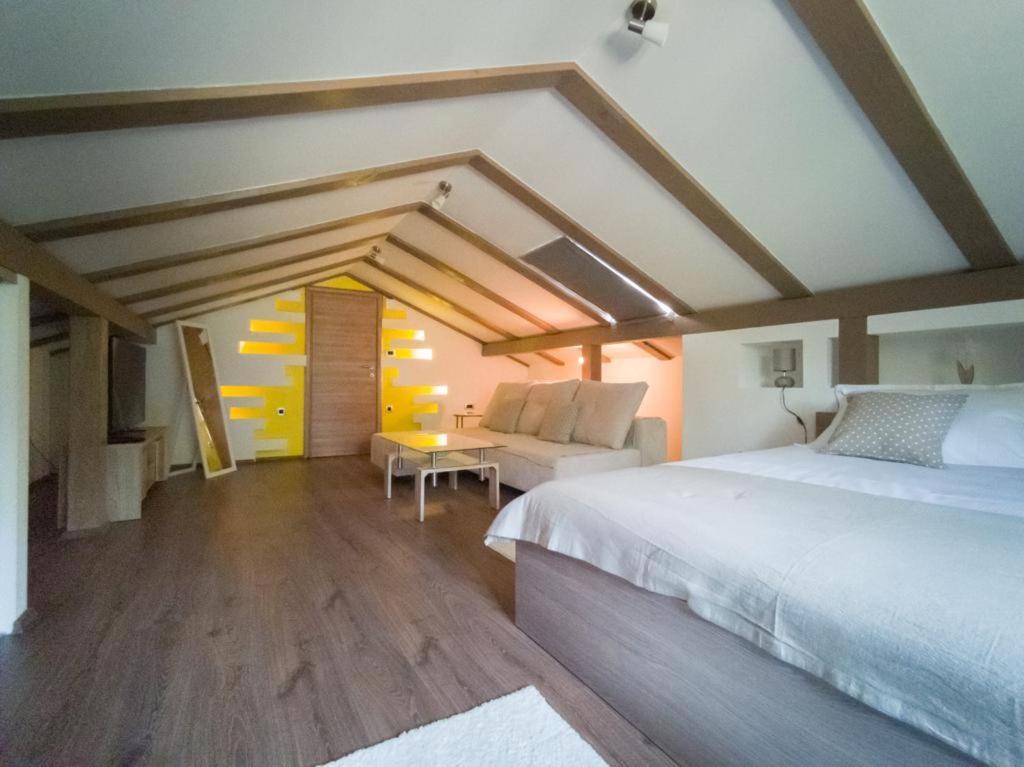 Holiday Home Tos Рисика Екстериор снимка