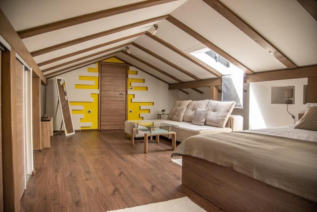 Holiday Home Tos Рисика Екстериор снимка