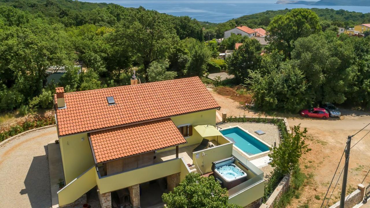 Holiday Home Tos Рисика Екстериор снимка