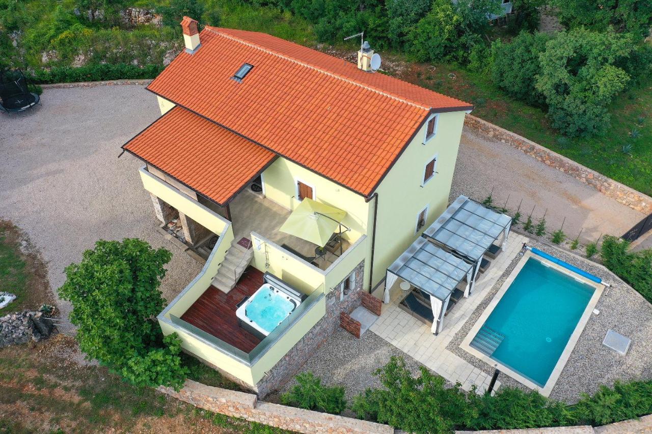 Holiday Home Tos Рисика Екстериор снимка